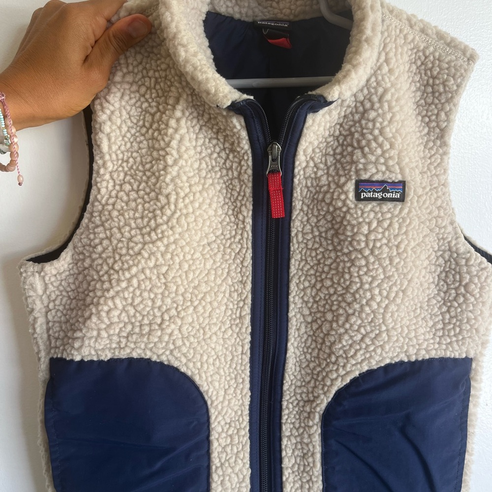 Patagonia Kids Sherpa Fleece Vest - Cream and Navy